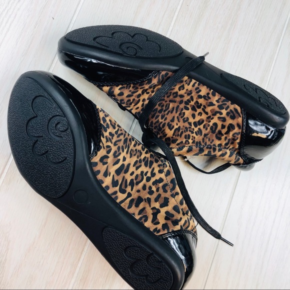 🚨HP!! leopard print Laura Ashley shoes NWOT - Picture 4 of 6